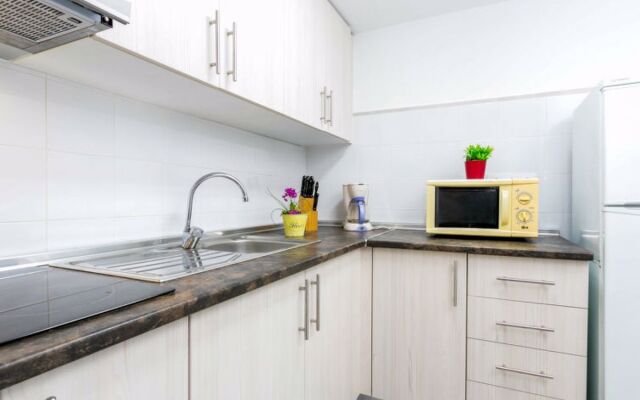 Roses Holiday Center 15236