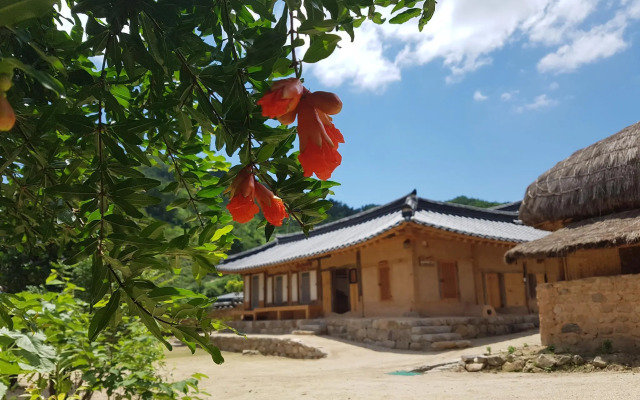 Jukheon Traditional House