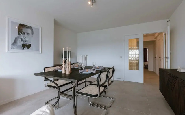 Charming art Deco Apartment With Harbor Views in Blankenberge
