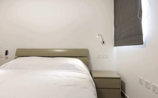 Gzira Suite 13