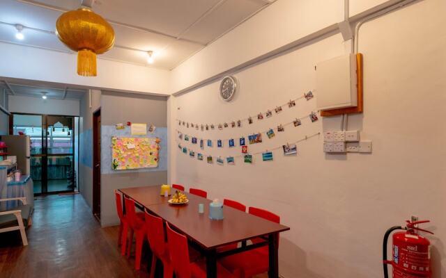 ZEN Rooms Island Backpackers