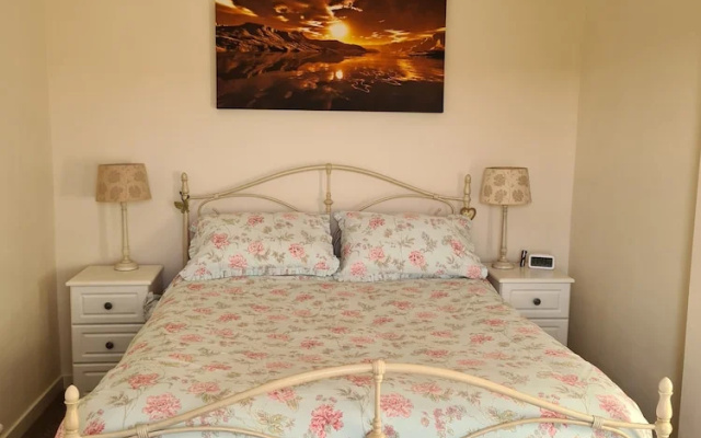 Beautiful 2-bed Semi Rural Cottage Enclosed Garden — фото 5