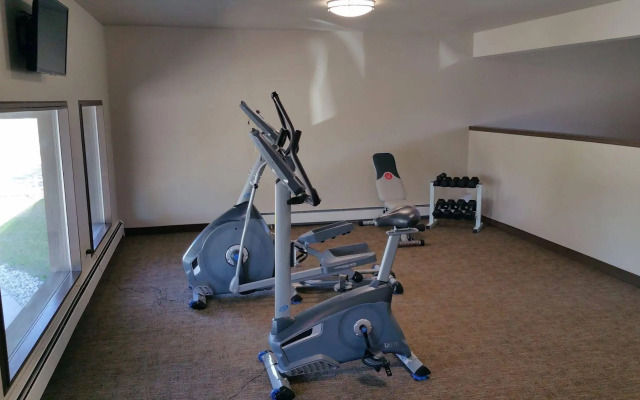 Sandhill Inn & Suites