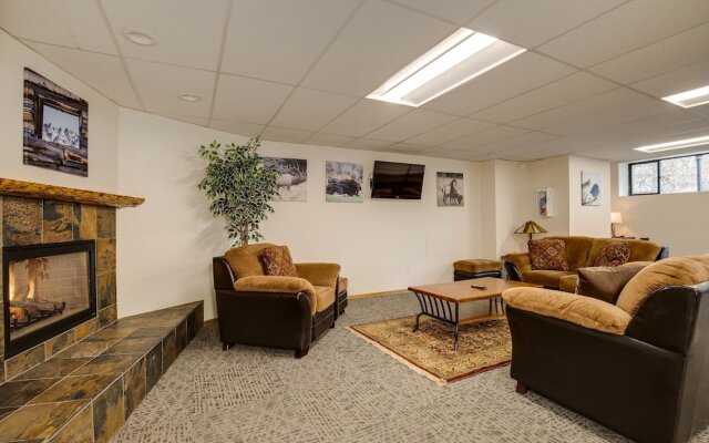 Pine Ridge Condominiums