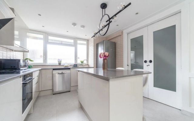 Excellent 3-bed Flat In Elephant & Castle