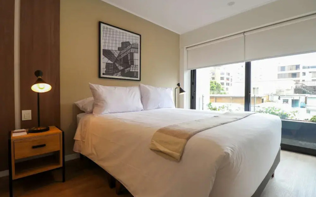 w Prestigious 2BR w Balcony Near Larcomar