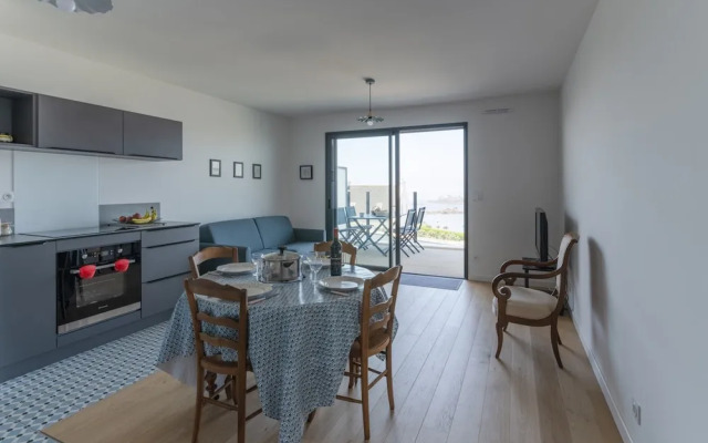 Apartment in Porspoder Near Plage du Bourg