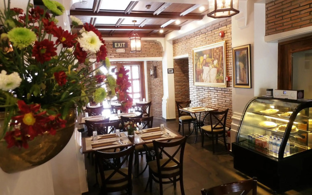 Ciudad Fernandina Hotel