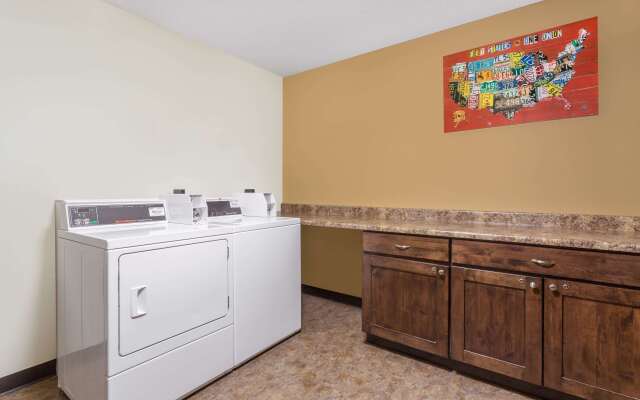 Travelodge by Wyndham Loveland/Fort Collins Area