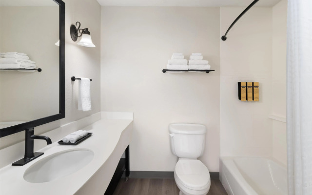 Best Western Plus Frontier Inn