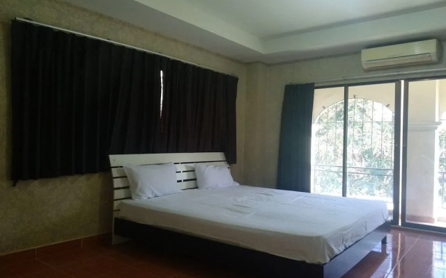 Oyo 75349 CozyRooms at South Pattaya