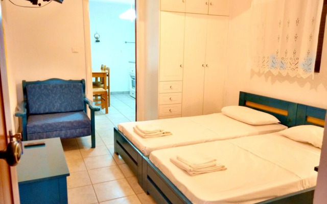 Studio in Gialia, With Wonderful sea View and Enclosed Garden