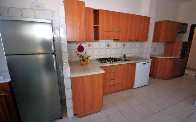 ELENA ATTICO con TERRAZZA, SOLARIUM VISTA MARE e piscina condominiale