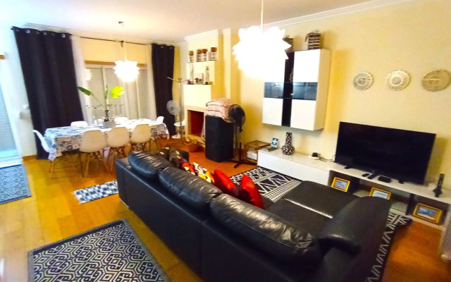 Oceanview Duplex shared Pool & Beach Sesimbra