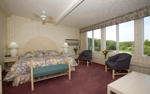 Winnapaug Inn
