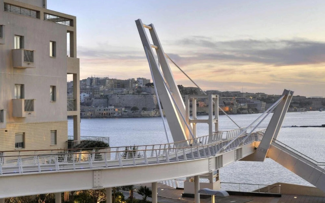 Seaview Apartment Top Location in Sliema