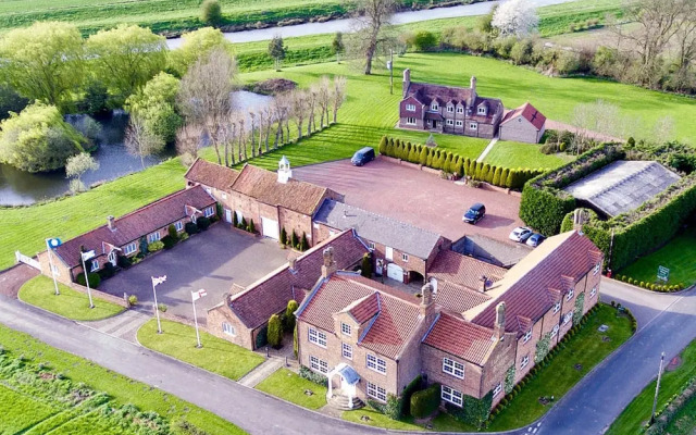 Loftsome Bridge Hotel