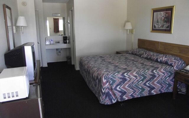 Glen Rose Inn and Suites