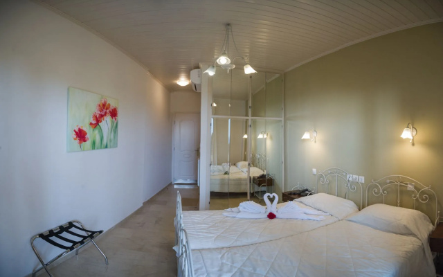 Nepheli Hotel