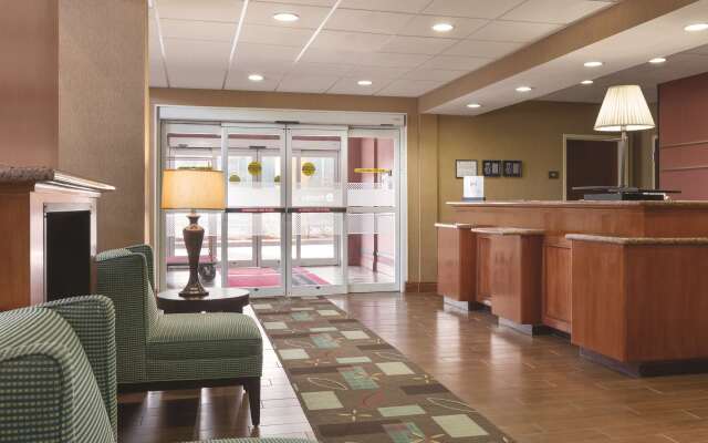 Hampton Inn & Suites Greenfield