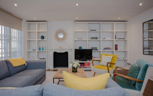 Luxury 3 Bedroom Home by South Kensington