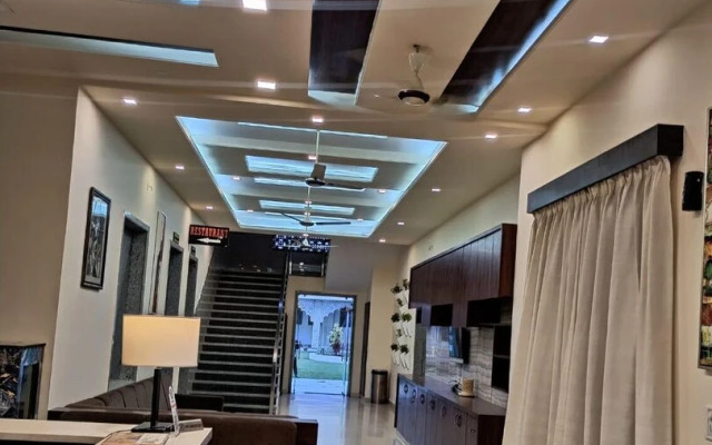 Hotel Kumkum Palace