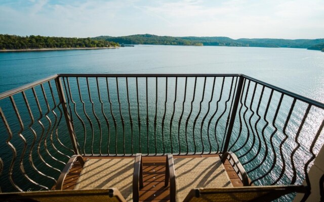 2 Bedroom Lake View Villa - Unit 409