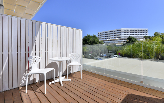 Napa Mermaid Hotel & Suites