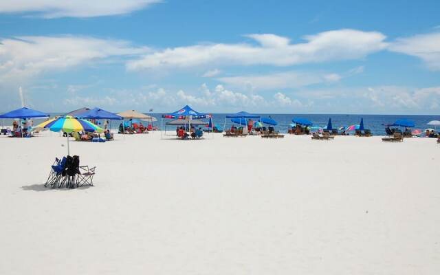 Island Winds East 409 condo