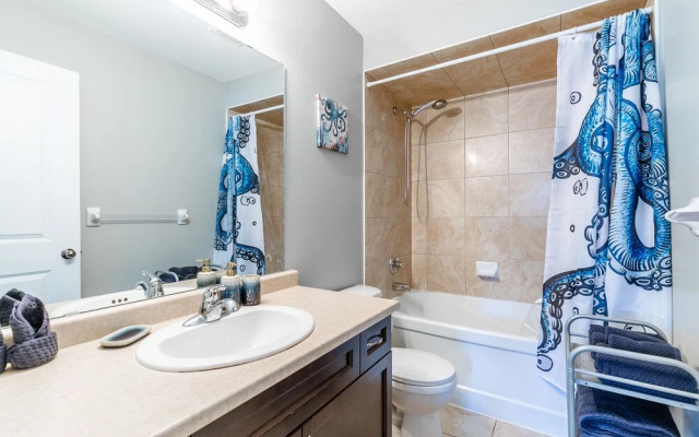 GLOBALSTAY. Luxury 3BR Townhomes with HOT TUB, Gym, BBQ