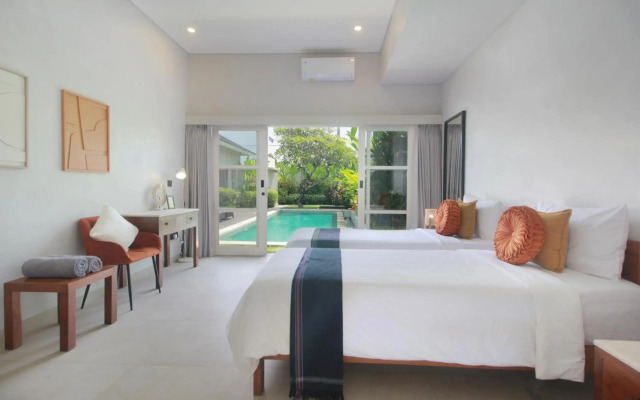 Echo Beach Villa & Apartment