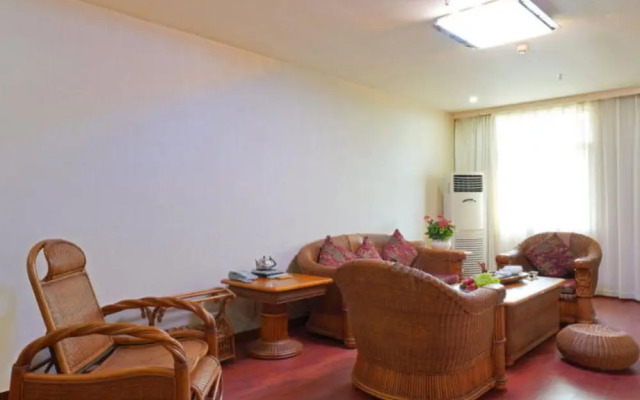 Southeast Huadu Hot Spring Hotel