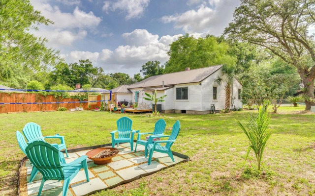 Retro-tropical Pensacola Home - 3 Mi to Downtown!