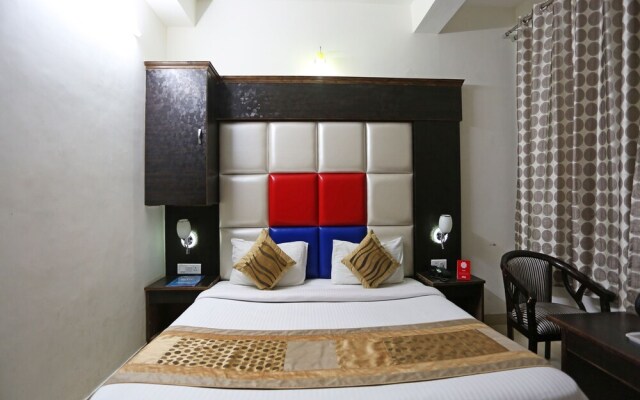 OYO 4451 Hotel Super Mall Residency