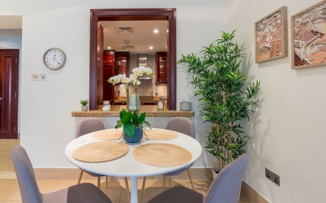 Spacious 2bedroom With Burj View in Downtown Dubai