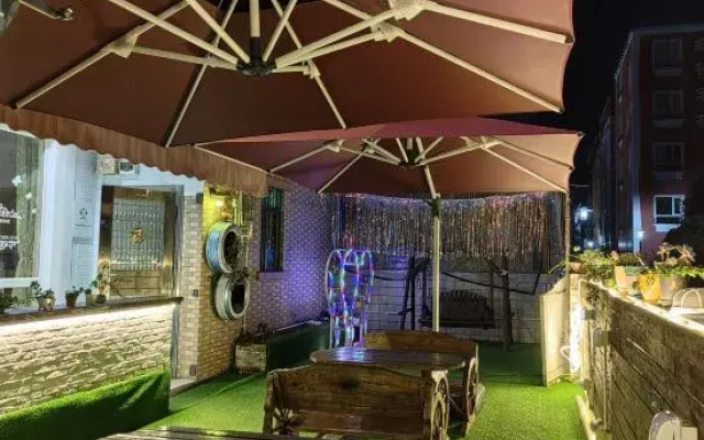 Jimmy's Ancient Charm Homestay (Xichong Branch)