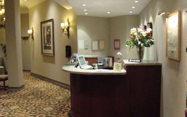 Kingston Hotel