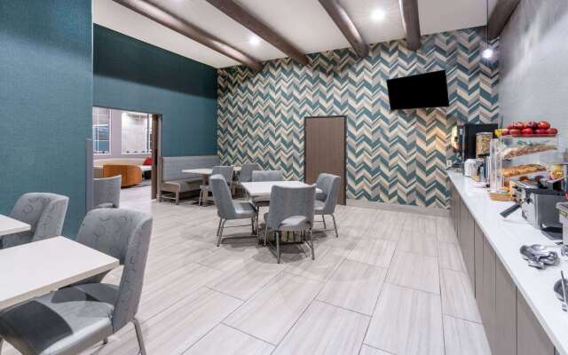 La Quinta Inn & Suites by Wyndham Santa Rosa
