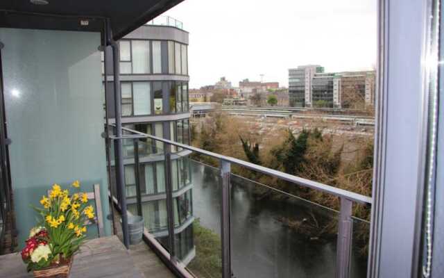 Riverside 1 Bedroom Central Flat