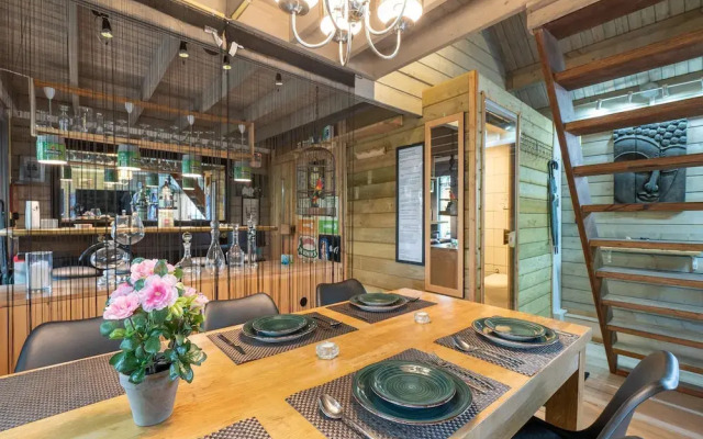 Romantic Chalet Near Wilhelminadorp