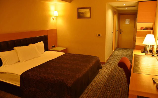 Grand Simay Hotel