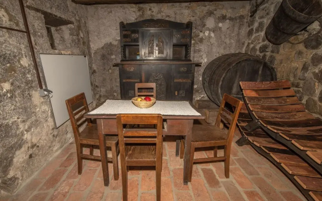 Vineyard Cottage Škatlar 1