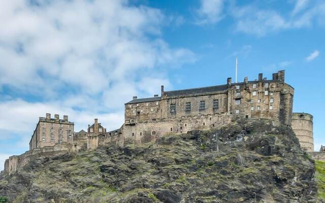 Old Town Castle Terrace 3 Bedroom Apartment