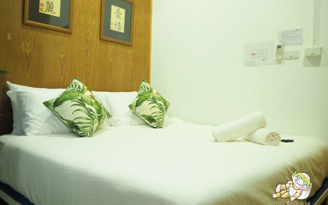 Hanuman V.I.P Hostel (SHA Extra Plus)