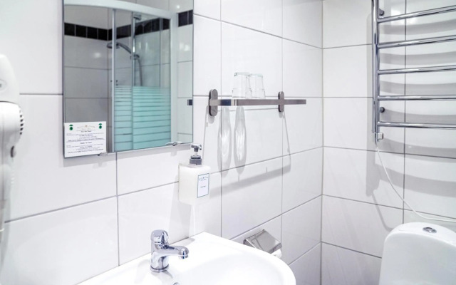 Queen's Hotel by First Hotels