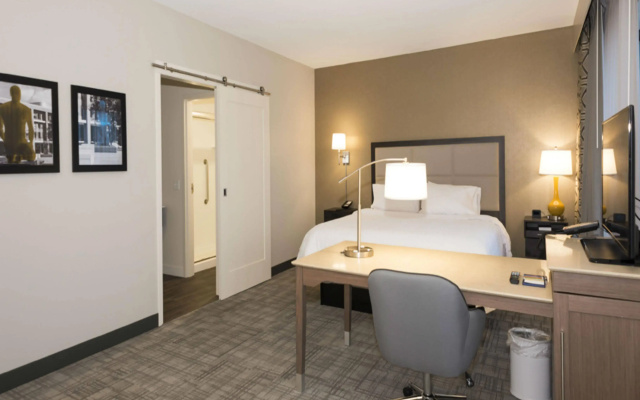 Hampton Inn & Suites Minneapolis University Area