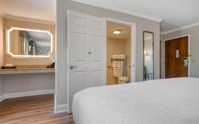Best Western Plus French Quarter Courtyard Hotel