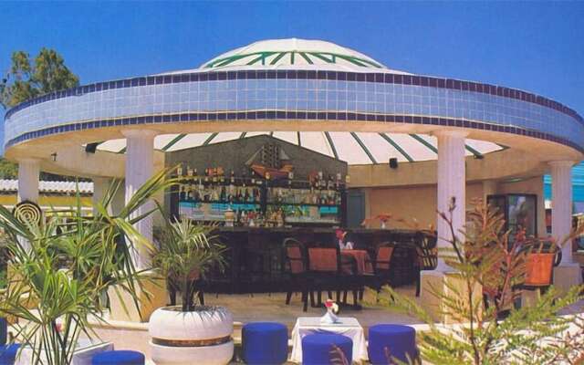 Grand Levent Hotel