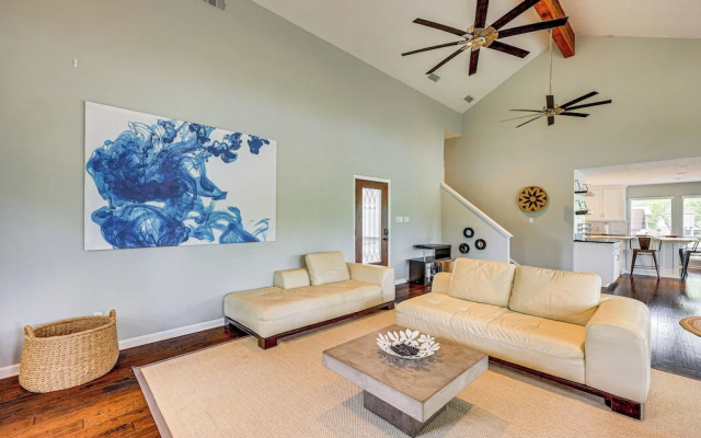 Waterfront Seguin Lake House Near Downtown