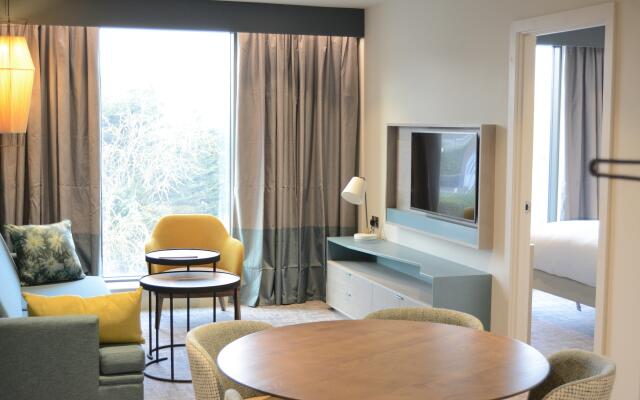 Staybridge Suites London Heathrow - Bath Road by IHG